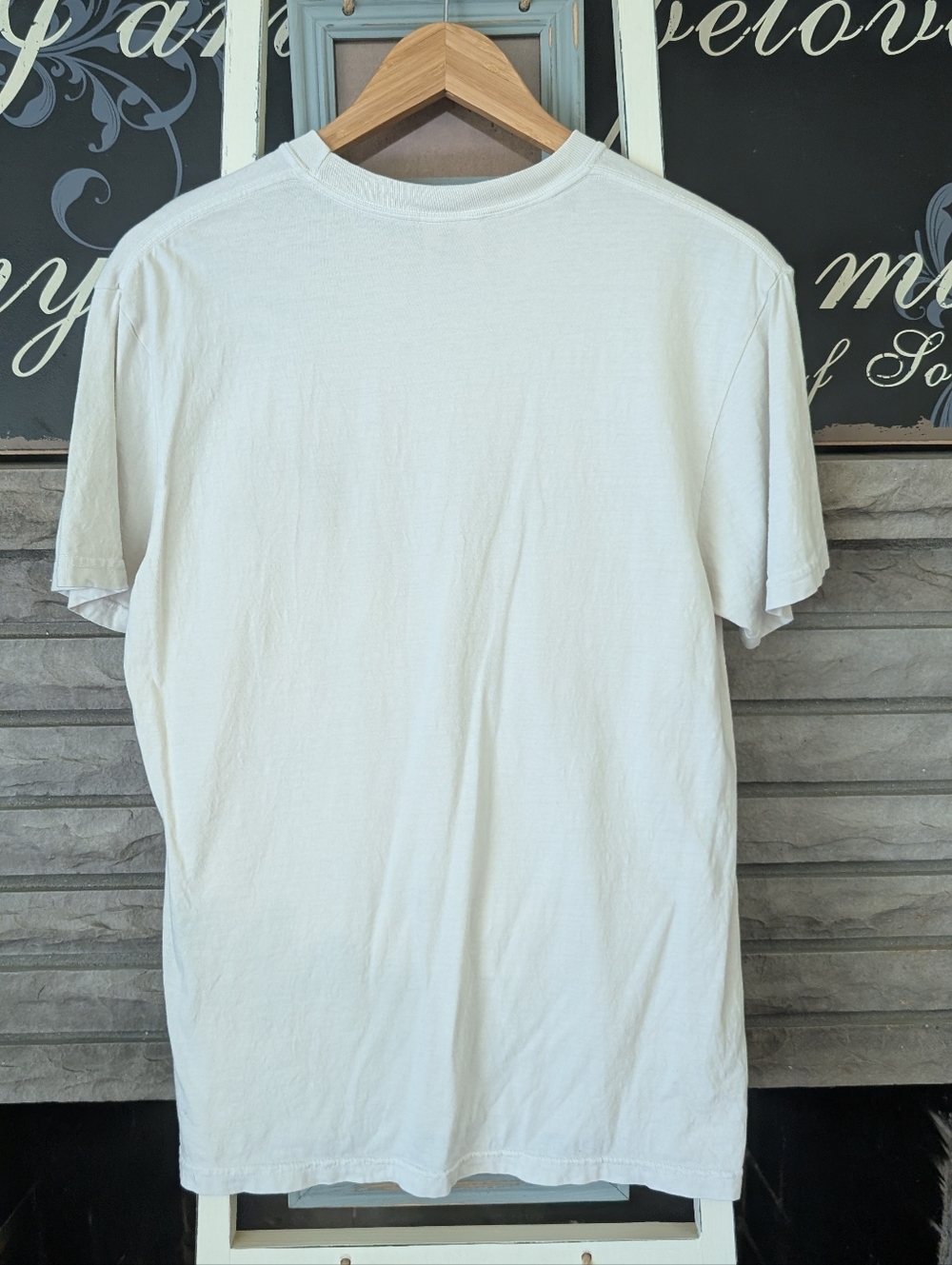 Pink Lily Comfort Colors Cream Crewneck Tee with Howdy And Boots Graphic Size M - Picture 3 of 4